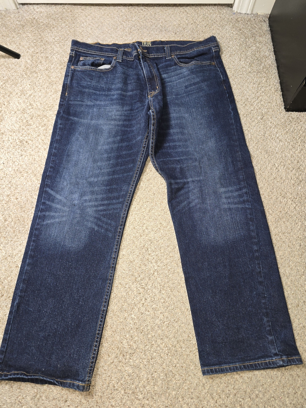 True Craft Men's Dark Blue Relaxed Straight-Leg Jeans Size 38 × 32
